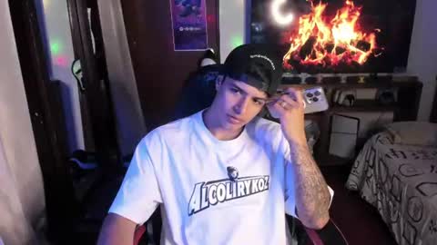 Snapshot of jacobbakerr chatting on 08-04-26, 02:37 Jacobbakerr online show from 08-04-26, 02:37