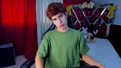 Snapshot of jacobelord chatting on 12-16-25, 01:05 jacobelord online show from 12-16-25, 01:05