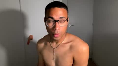 Snapshot of jacoboleeh1 chatting on 07-12-26, 11:18 Jacobo Leeh online show from 07-12-26, 11:18