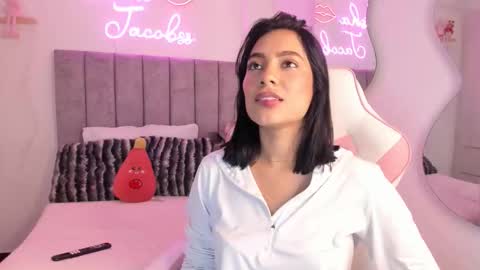 Snapshot of jacobss_gh chatting on 11-08-25, 10:19 JACOBSS online show from 11-08-25, 10:19