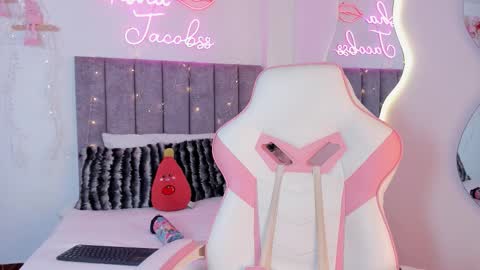 Snapshot of jacobss_gh chatting on 11-26-25, 09:05 JACOBSS online show from 11-26-25, 09:05