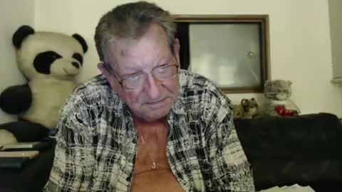 Snapshot of jacques_de_france chatting on 12-21-24, 01:58 Jacques online show from 12-21-24, 01:58