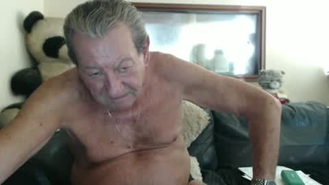 Snapshot of jacques_de_france chatting on 03-04-25, 04:30 Jacques online show from 03-04-25, 04:30