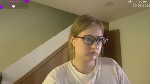 Snapshot of jacywinslat chatting on 06-30-26, 05:03 jacywinslat online show from 06-30-26, 05:03