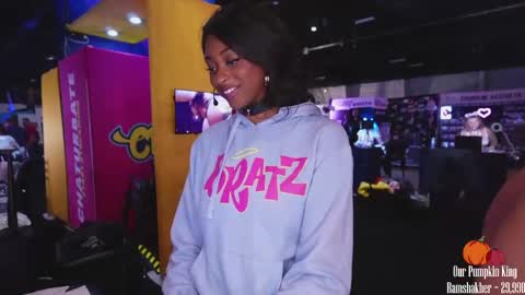 Snapshot of jada_valentine chatting on 10-17-25, 11:07 Jada online show from 10-17-25, 11:07