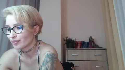 Snapshot of jadapink___ chatting on 05-21-26, 06:15 Jada online show from 05-21-26, 06:15