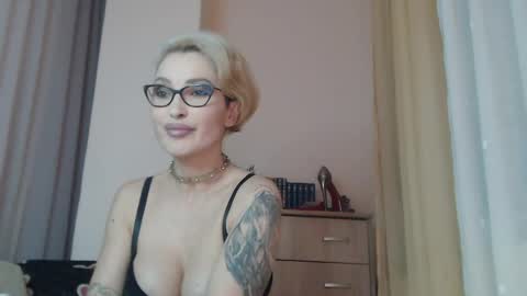 Snapshot of jadapink___ chatting on 05-30-26, 07:00 Jada online show from 05-30-26, 07:00