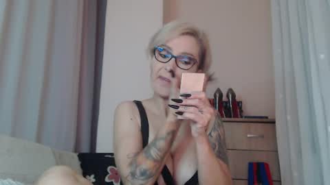 Snapshot of jadapink___ chatting on 07-12-26, 08:33 Jada online show from 07-12-26, 08:33