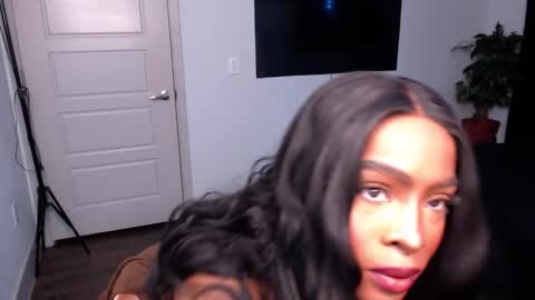 Jade online show from 11-28-25, 07:22