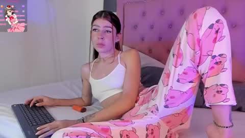 Snapshot of jade__20 chatting on 01-28-25, 09:19 Jade online show from 01-28-25, 09:19