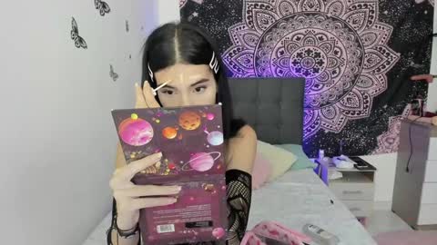 Snapshot of jade__weed chatting on 01-26-25, 10:35 online show from 01-26-25, 10:35