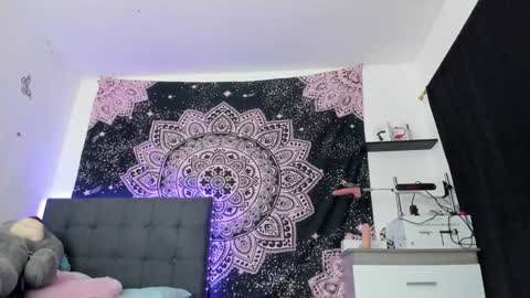 Snapshot of jade__weed chatting on 01-30-25, 02:49 online show from 01-30-25, 02:49