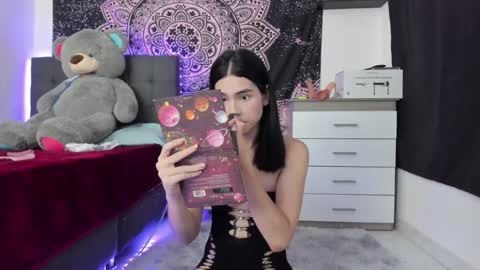 Snapshot of jade__weed chatting on 02-08-25, 11:24 online show from 02-08-25, 11:24