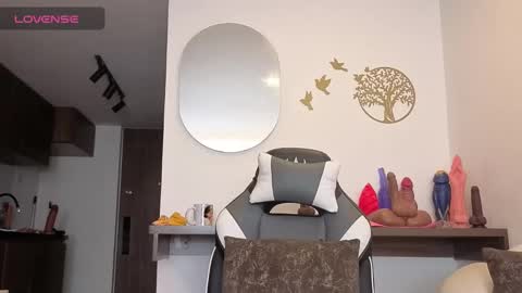 Jade online show from 03-09-26, 01:59