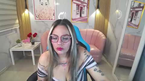Jade  online show from 10-23-25, 04:12