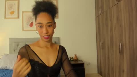 Jade smile online show from 10-18-25, 03:13
