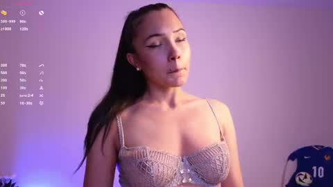 Snapshot of jade_paris chatting on 06-15-26, 05:15 Jade Paris online show from 06-15-26, 05:15