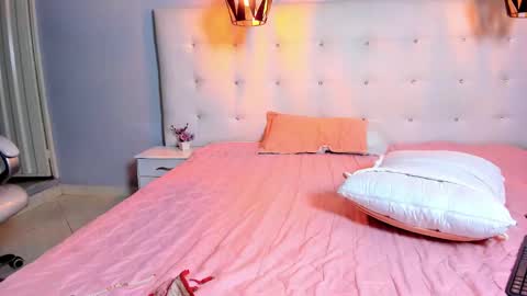 Snapshot of jade_scarllet chatting on 12-21-24, 07:35 karlla scarlet online show from 12-21-24, 07:35