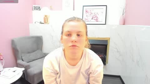 Jade online show from 02-08-25, 03:52