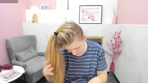 Jade online show from 03-07-25, 03:51