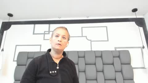 Jade  online show from 10-08-25, 11:30