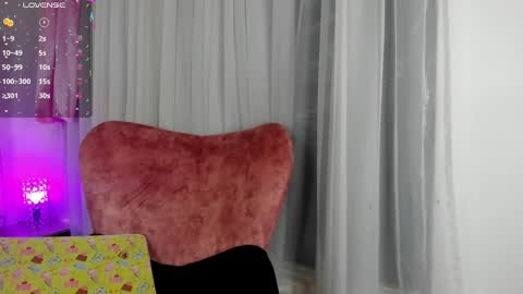 jade white  online show from 01-14-25, 12:45