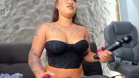 jadee__ online show from 02-18-25, 05:53