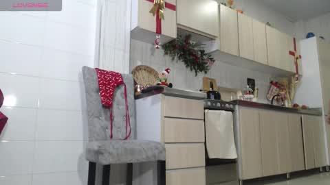 Snapshot of jadeee_11 chatting on 11-30-25, 09:08 Jade online show from 11-30-25, 09:08