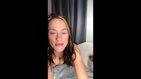 sexyeyes neverlie  online show from 03-25-26, 08:37