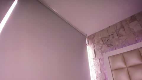 jadeestudios online show from 02-04-25, 04:39