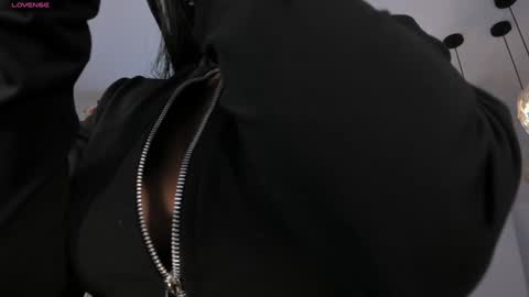 Snapshot of jadeevansx chatting on 01-03-25, 06:03 JADE EVANS online show from 01-03-25, 06:03