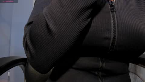 JADE EVANS online show from 12-19-25, 04:03