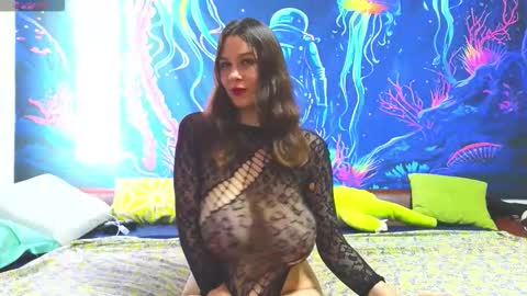 Jadelin Min online show from 11-21-25, 07:29