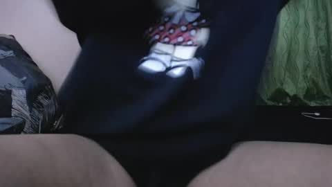 Snapshot of jademadisson chatting on 10-20-25, 03:23 jade online show from 10-20-25, 03:23