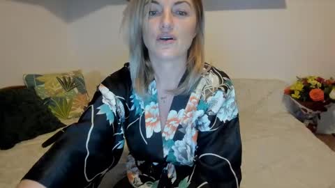 elena online show from 02-15-25, 04:25