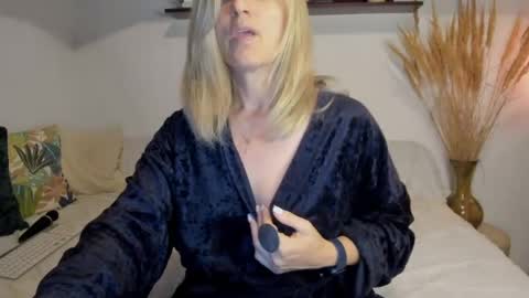 elena online show from 06-04-26, 02:34