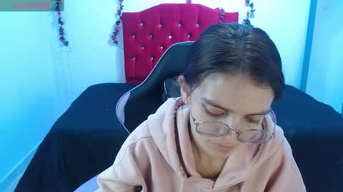 Snapshot of jaide412638 chatting on 05-27-26, 09:34 jaide412638 online show from 05-27-26, 09:34