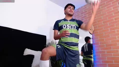 Snapshot of jaiden_thoner chatting on 10-30-25, 04:14 Jaiden online show from 10-30-25, 04:14