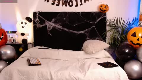 Snapshot of jaiden_thoner chatting on 10-31-25, 04:24 Jaiden online show from 10-31-25, 04:24