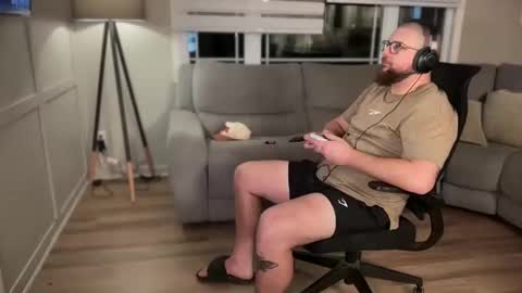 Snapshot of jake0333 chatting on 11-02-25, 12:13 Jake online show from 11-02-25, 12:13