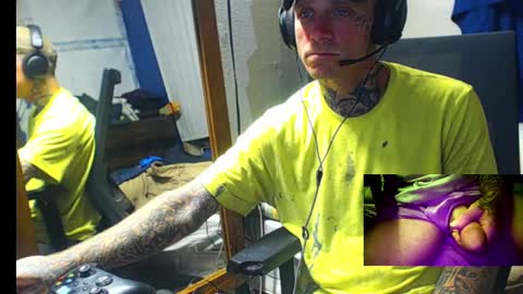 showingitoff online show from 09-24-25, 01:09