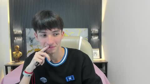 Snapshot of jake_evanss_ chatting on 11-04-25, 12:59 JAKE online show from 11-04-25, 12:59