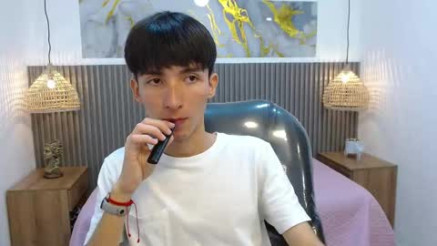 Snapshot of jake_evanss_ chatting on 11-17-25, 01:06 JAKE online show from 11-17-25, 01:06