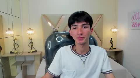 Snapshot of jake_evanss_ chatting on 11-22-25, 01:10 JAKE online show from 11-22-25, 01:10