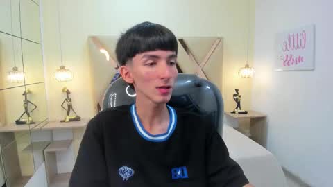 Snapshot of jake_evanss_ chatting on 12-03-25, 01:31 JAKE online show from 12-03-25, 01:31