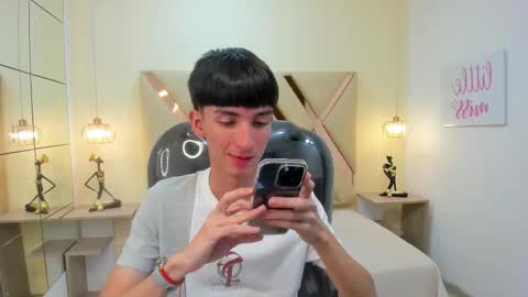 Snapshot of jake_evanss_ chatting on 12-04-25, 04:27 JAKE online show from 12-04-25, 04:27