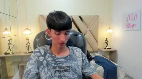 Snapshot of jake_evanss_ chatting on 12-15-25, 04:22 JAKE online show from 12-15-25, 04:22