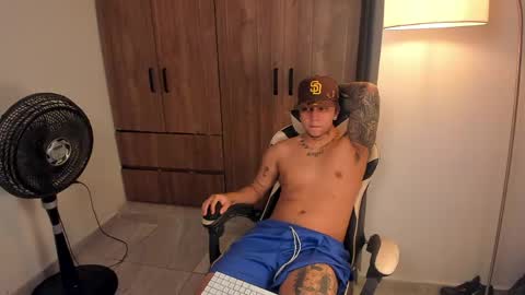 Snapshot of jake_pons chatting on 05-23-26, 08:51 Jake Pons online show from 05-23-26, 08:51