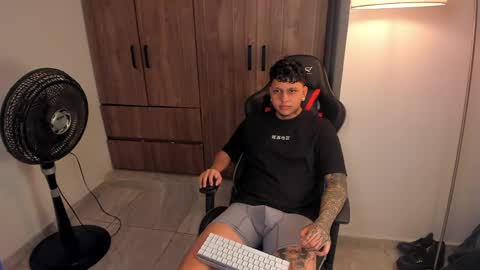Snapshot of jake_pons chatting on 05-27-26, 11:35 Jake Pons online show from 05-27-26, 11:35