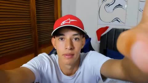 Snapshot of jake_shadow14 chatting on 01-14-25, 08:48 Hi guys im new 3 online show from 01-14-25, 08:48